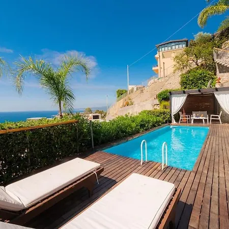 Holiday home Dependance Con Piscina Paolone House